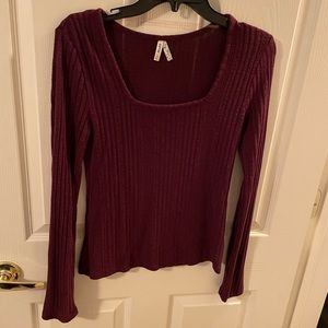 Burgundy long sleeve tee